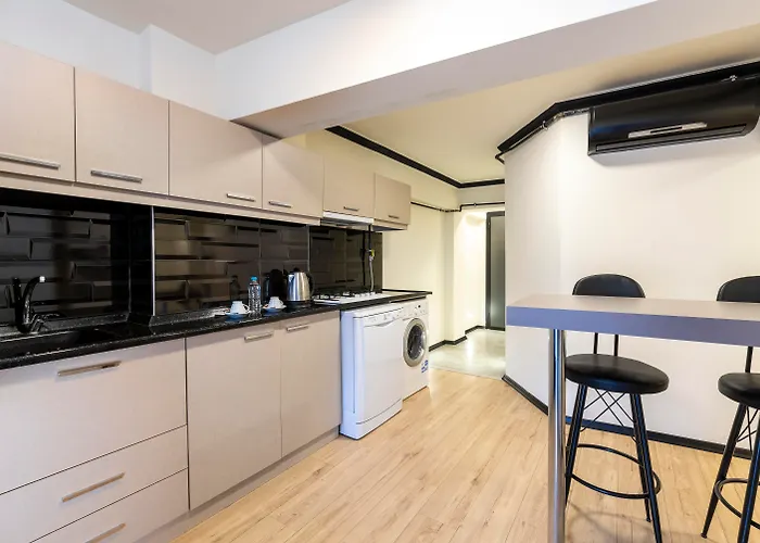 Global Suites Hotel