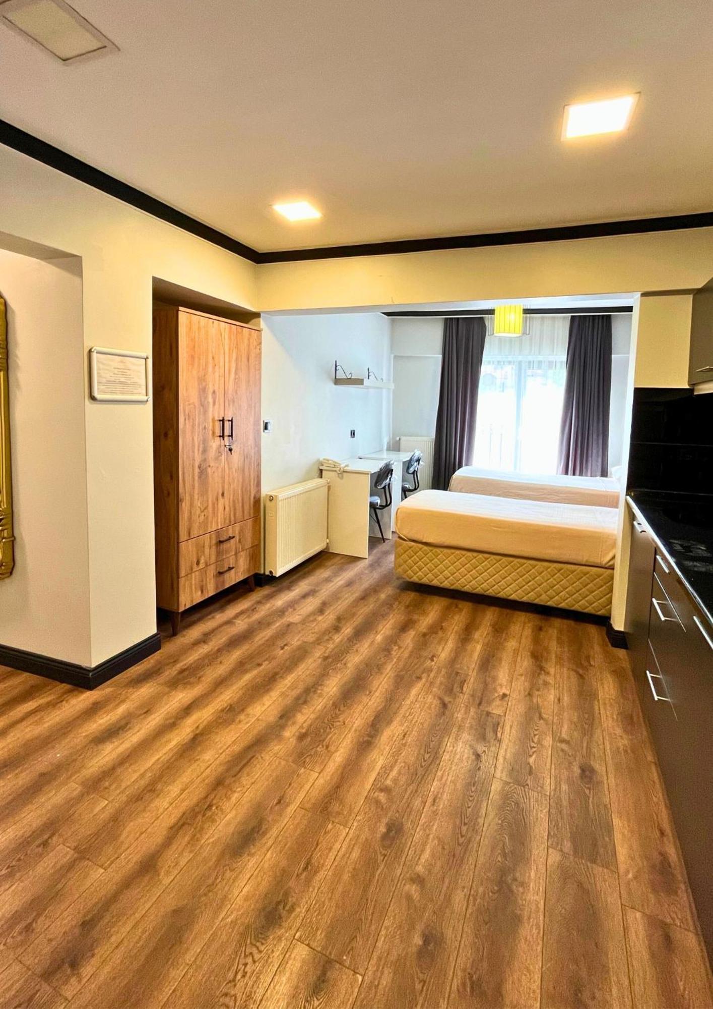 Aparthotel Global 2*